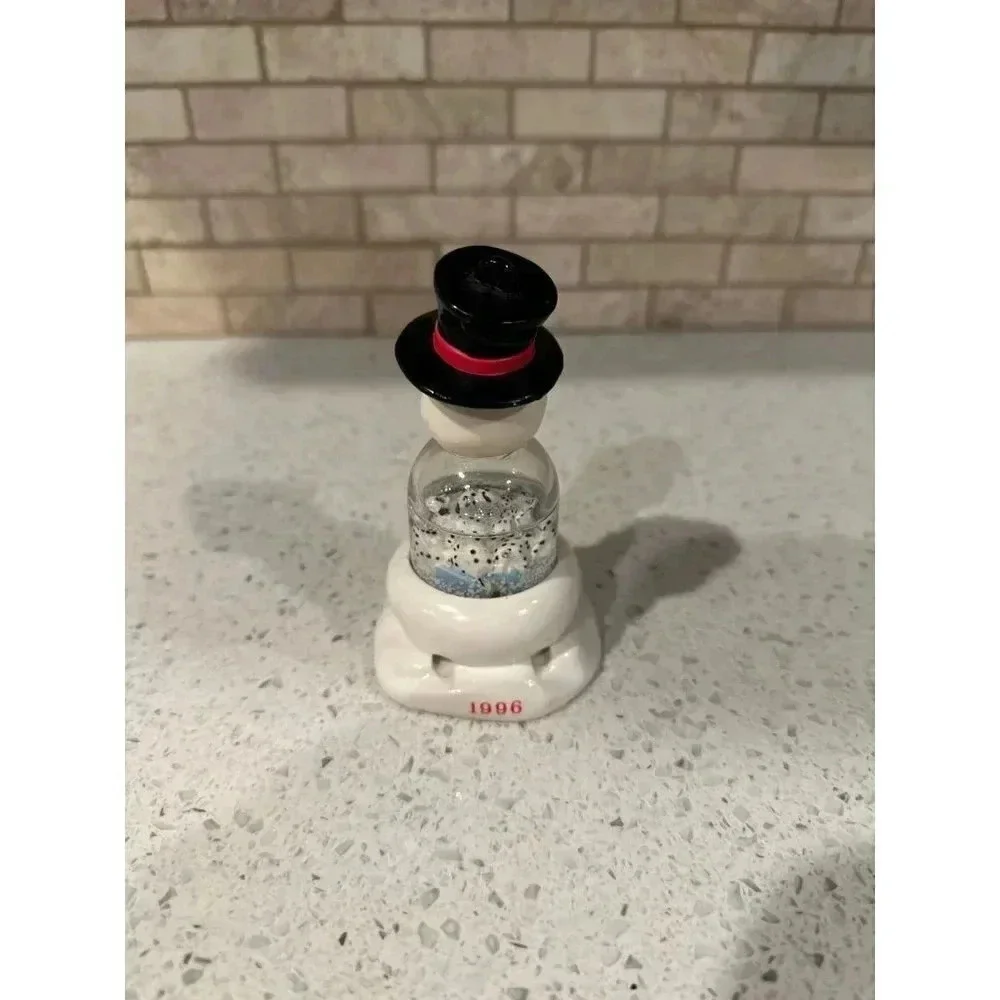 1996‎ Disney McDonald's 101 Dalmatians Toy Snowman Snow Globe sf